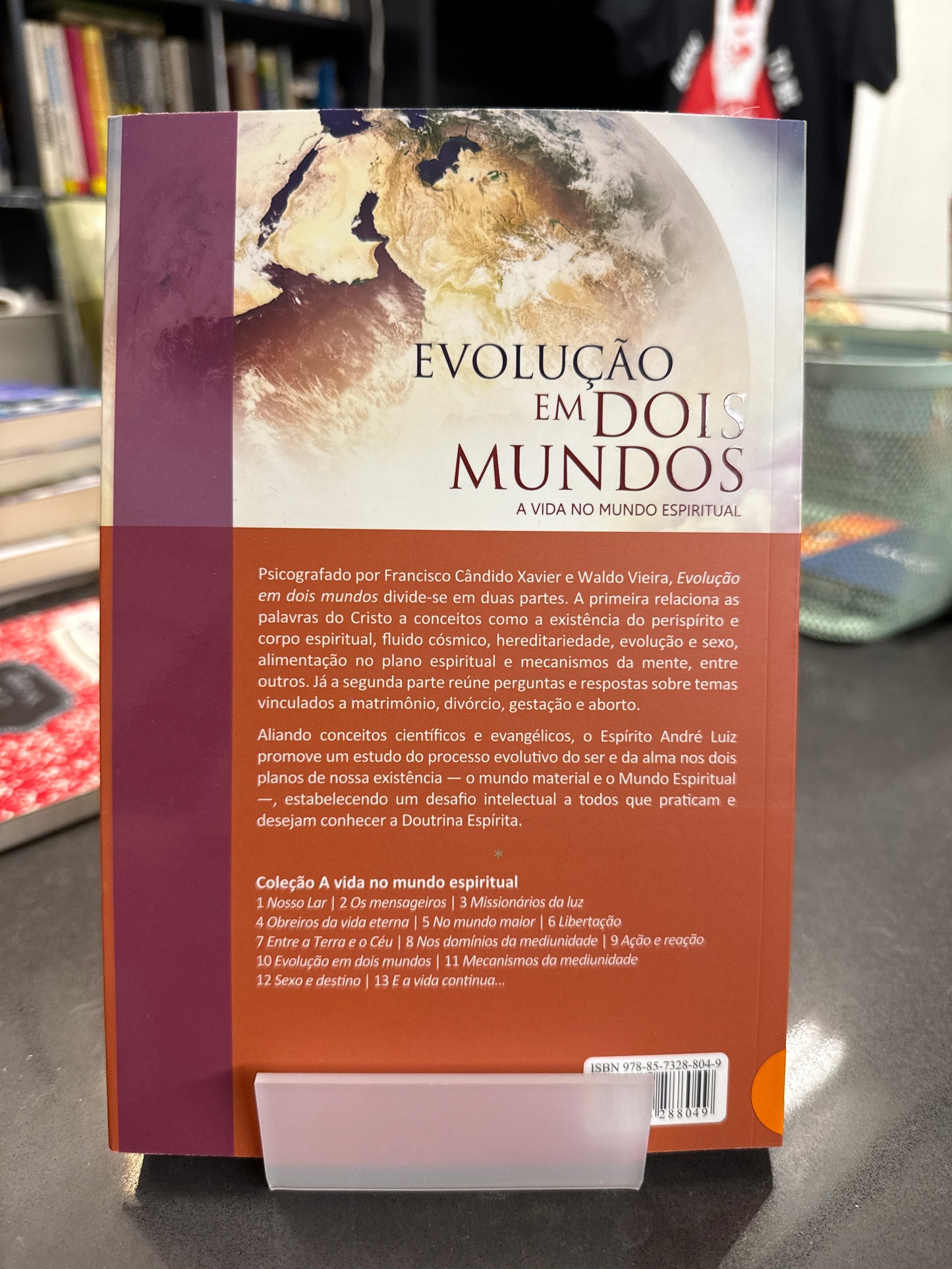 Evolução em dois mundos - Chico Xavier; Waldo Vieira por André Luiz